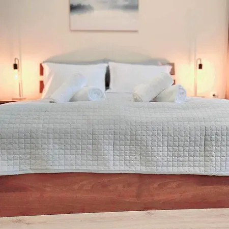 Arboro Gardens E43 *