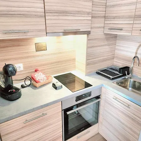 Arboro Gardens E43 *