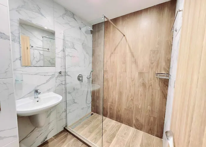 Arboro Gardens E43 Apartament