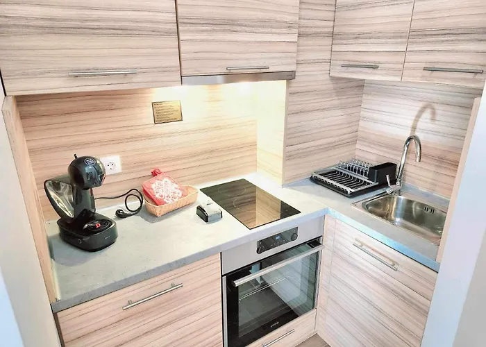 Arboro Gardens E43 *